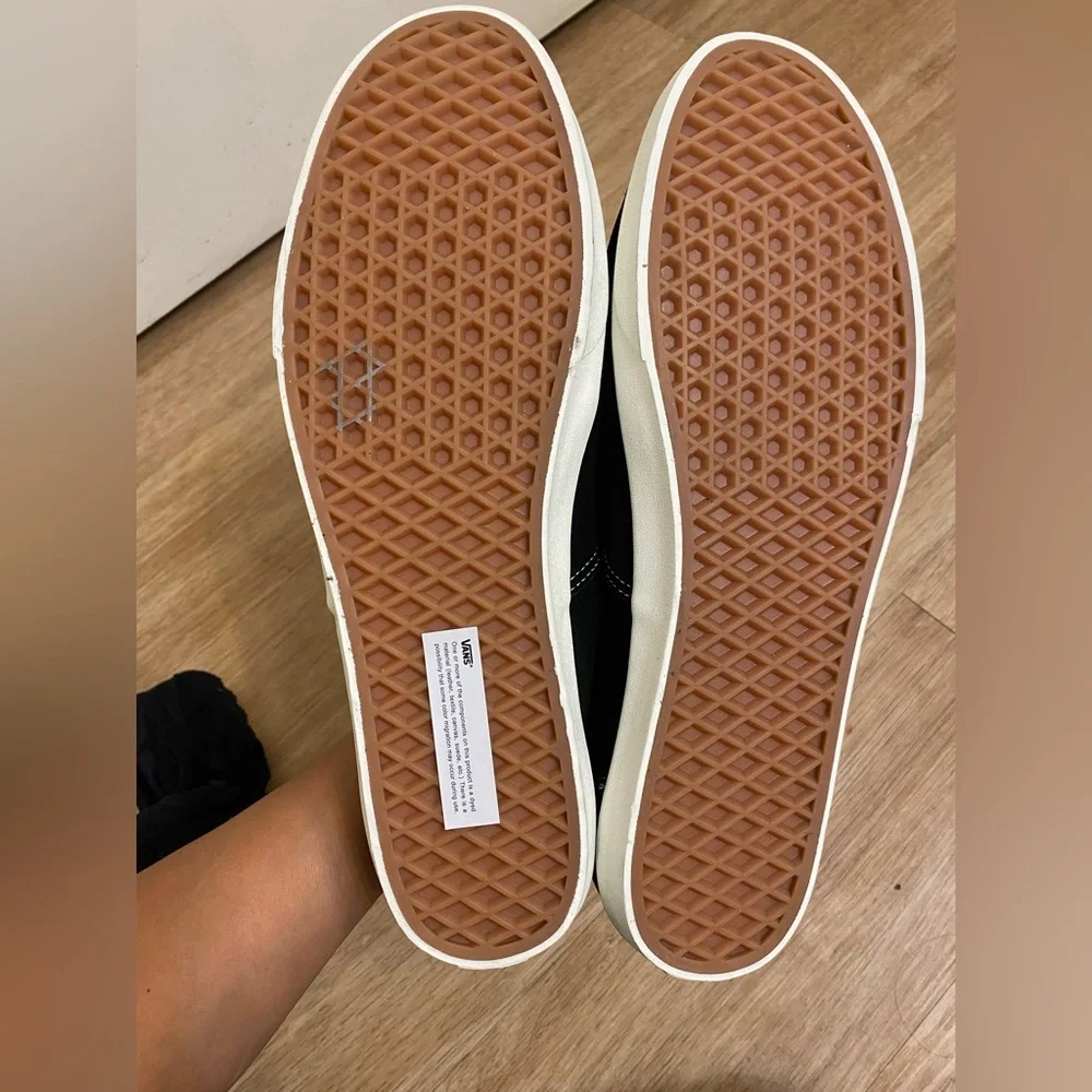 Vans Men's authentic lowpro Black Sneakers - Picture 4 of 6